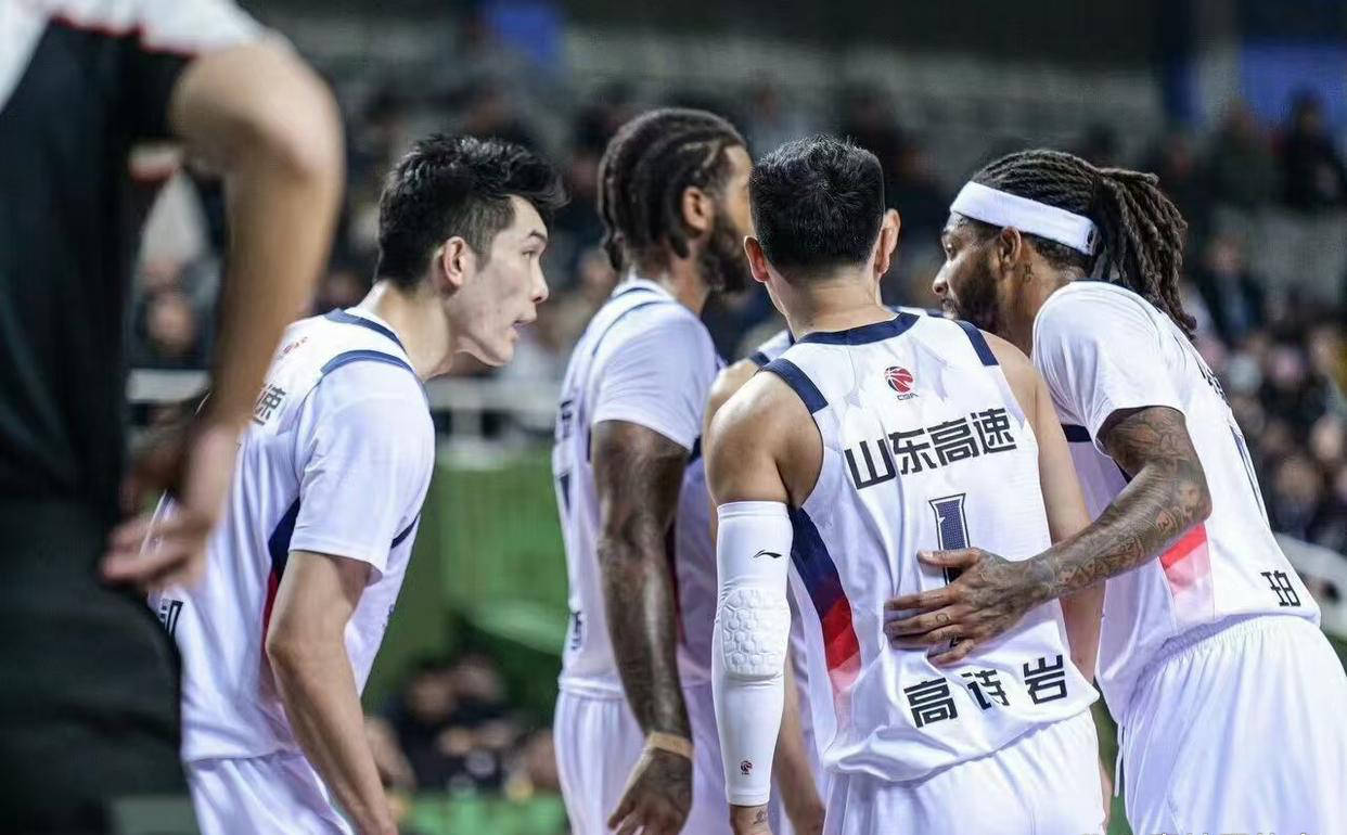乐动体育-山东男篮青年球员锋芒毕露，展示出色个人能力的简单介绍
